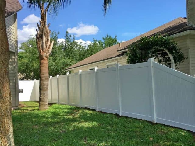 White Vinyl Fence Jacksonville Featured Installation