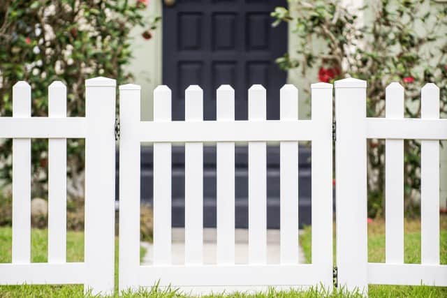 Vinyl Picket Fencing