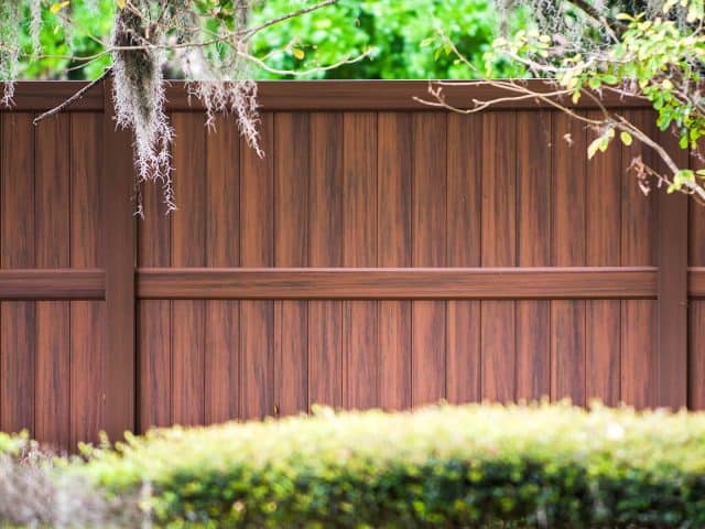 Which Cape Coral Fence Company Offers the Best Fence Options for My Yard?