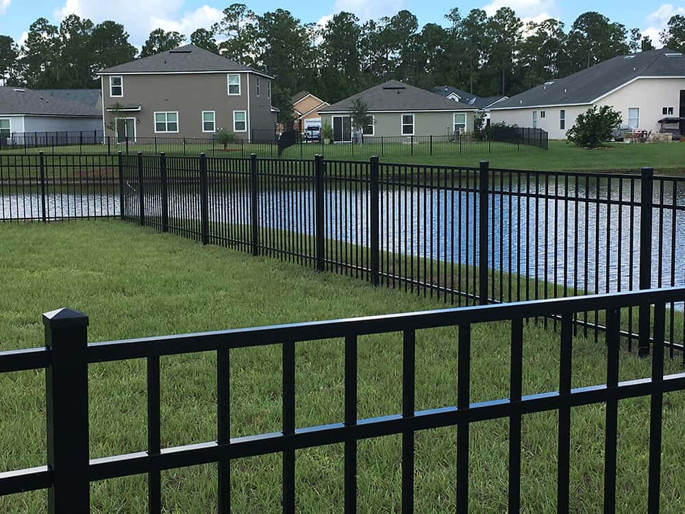 Aluminum Fence – Flat Top Rail 4