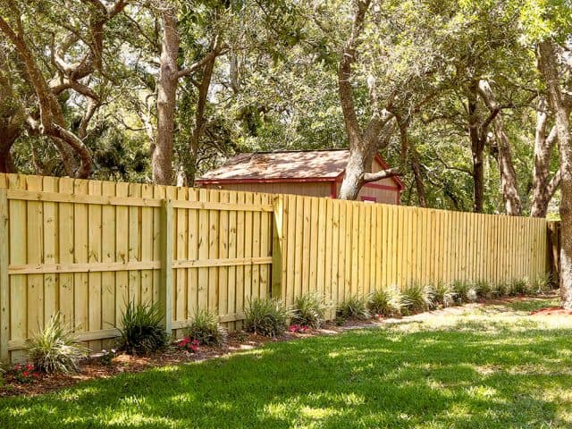 Wood Fence - Board on Board 15