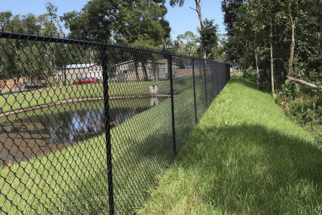 Residential Chain Link Fence 1