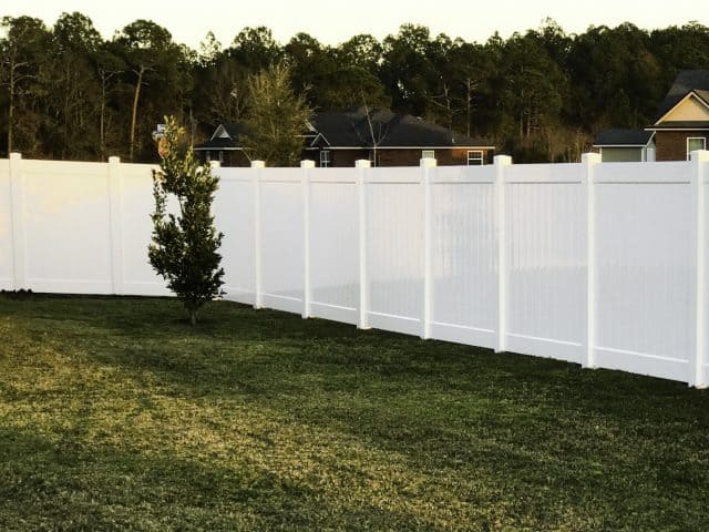 How to Choose Your Murfreesboro Vinyl Fence Style