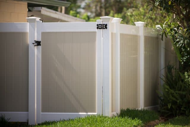 Brentwood Vinyl Fence Installation