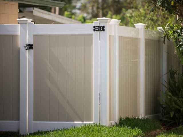 Which Brentwood Privacy Fence Company Offers the Most Fence Type Options?
