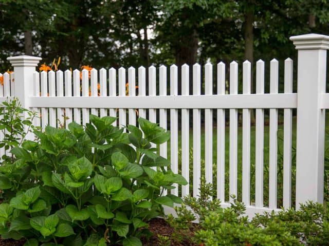 How Does a Concord Fence Company Earn High Marks from Customers?