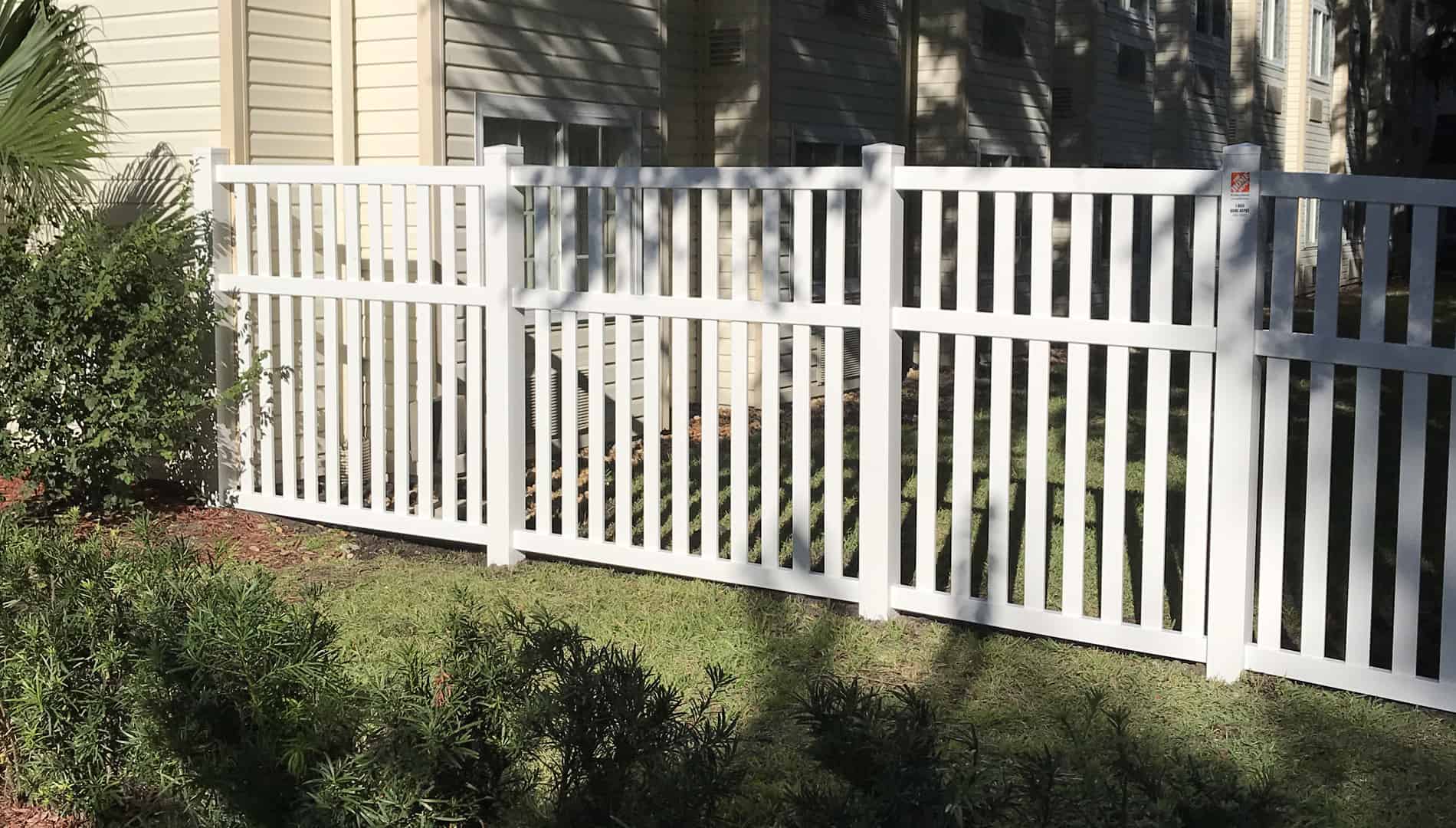Best Sarasota Fence Company white vinyl fence