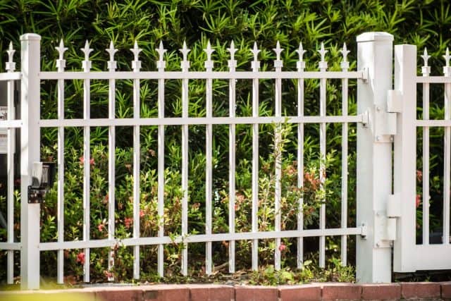 Which Fort Walton Beach Fence Company Is the Highest Rated?