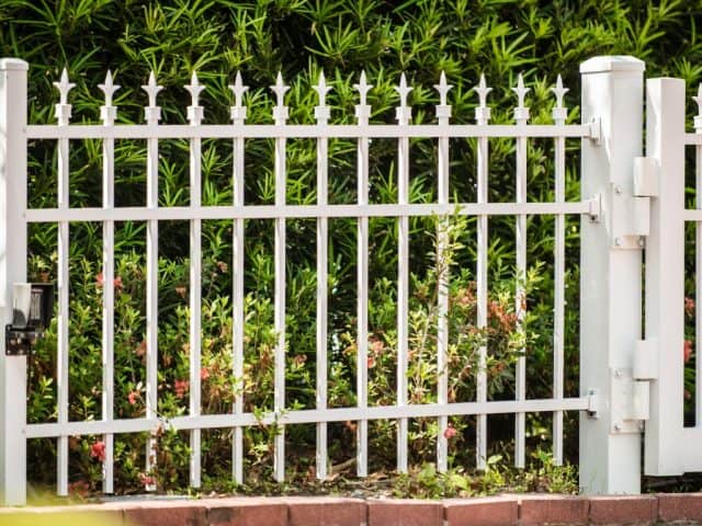 Which Fort Walton Beach Fence Company Is the Highest Rated?