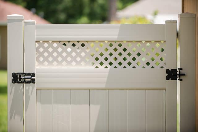 Vinyl Fence - Gate - Tan Hamilton with Aberdeen