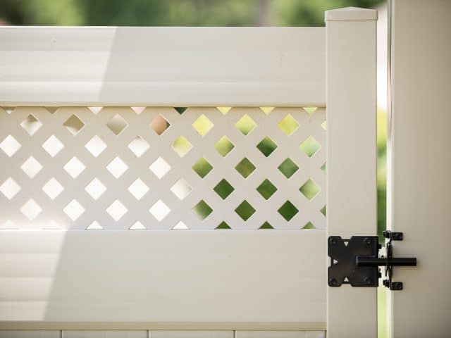 Vinyl Fence – Gate Latch – Tan Aberdeen