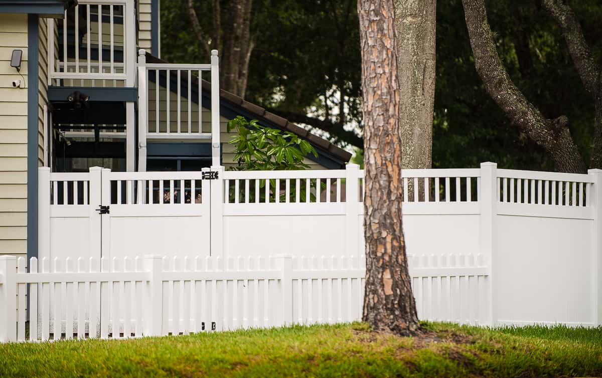 Sebastian fencing company https://www.superiorfenceandrail.com/wp-content/uploads/2021/01/Jacksonville-Location-Shots-Lo-res-1.jpg