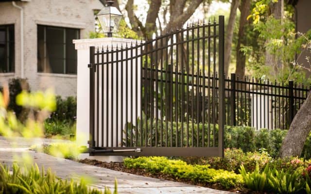 Which Ormond Beach Fence Companies Offer Financing?