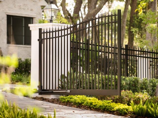 Which Ormond Beach Fence Companies Offer Financing?