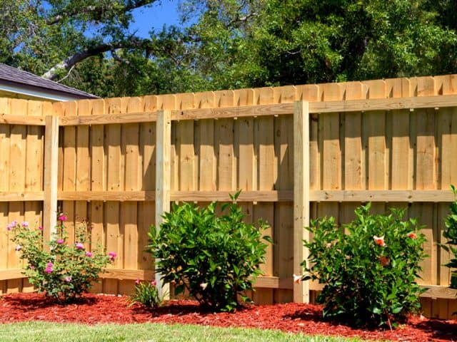 https://www.superiorfenceandrail.com/wp-content/uploads/2021/02/Caldwell-fence-company-640x480.jpg