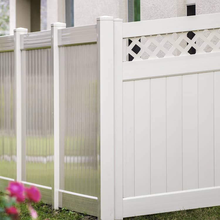 Fort Myers Fence Company white Vinyl fence with lattice top
