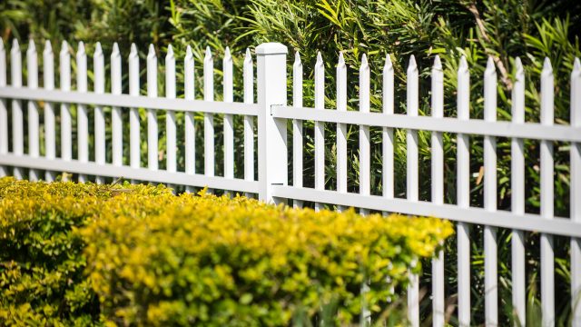 5 Things to Look for When Hiring a Pompano Beach Fence Company