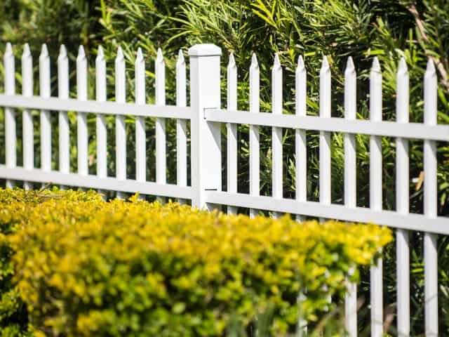 5 Things to Look for When Hiring a Pompano Beach Fence Company