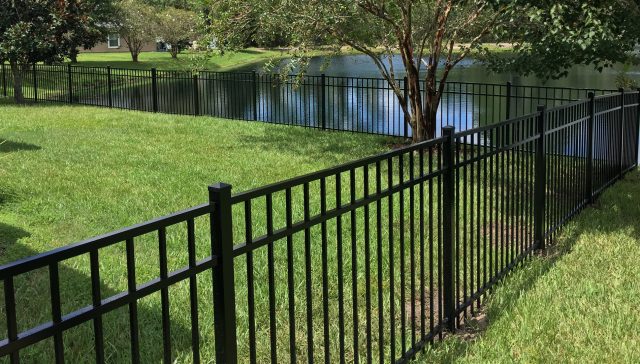 3 Reasons to Hire an Easley Fence Company Instead of DIY