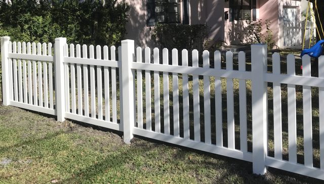 How Can a Fort Walton Beach Fence Company Boost Your Home’s Curb Appeal?