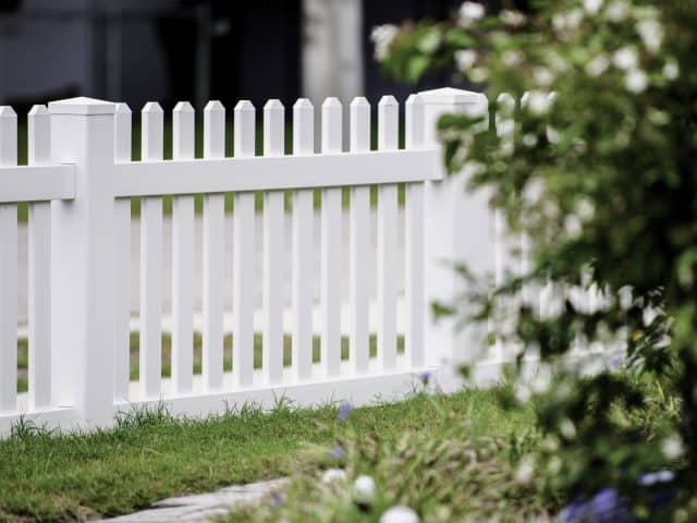 What Fencing Materials Does a Benbrook Fence Builder Use?