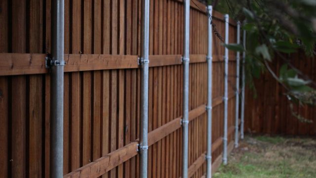 What’s It Like to Work with a Grand Prairie Fence Builder?