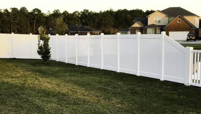 Signs that it’s Time to Replace Your Fence