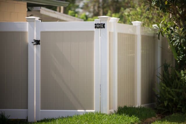 How to Choose the Best Vinyl Fence on the Market