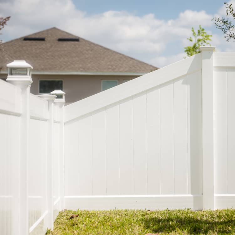 Akron fence company white vinyl fence