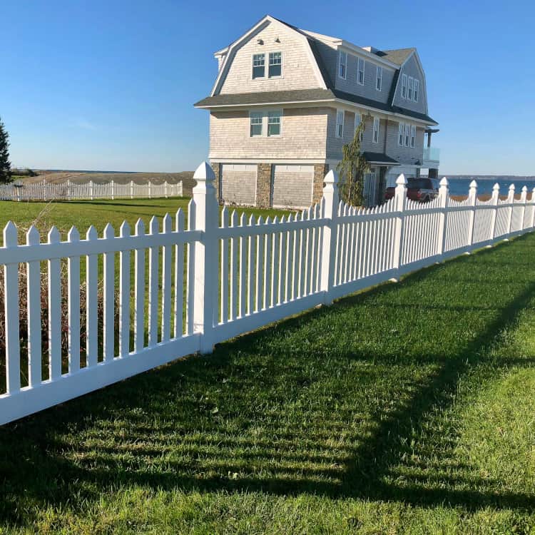 Myrtle Beach fence company white vinyl fence