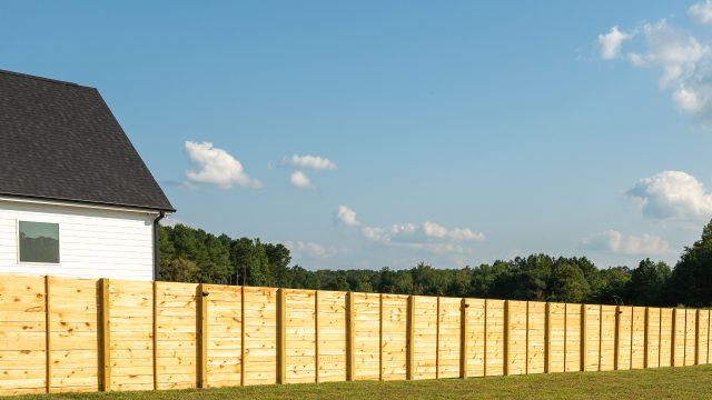 What Type of Fencing Should You Buy from a Providence Fence Company?