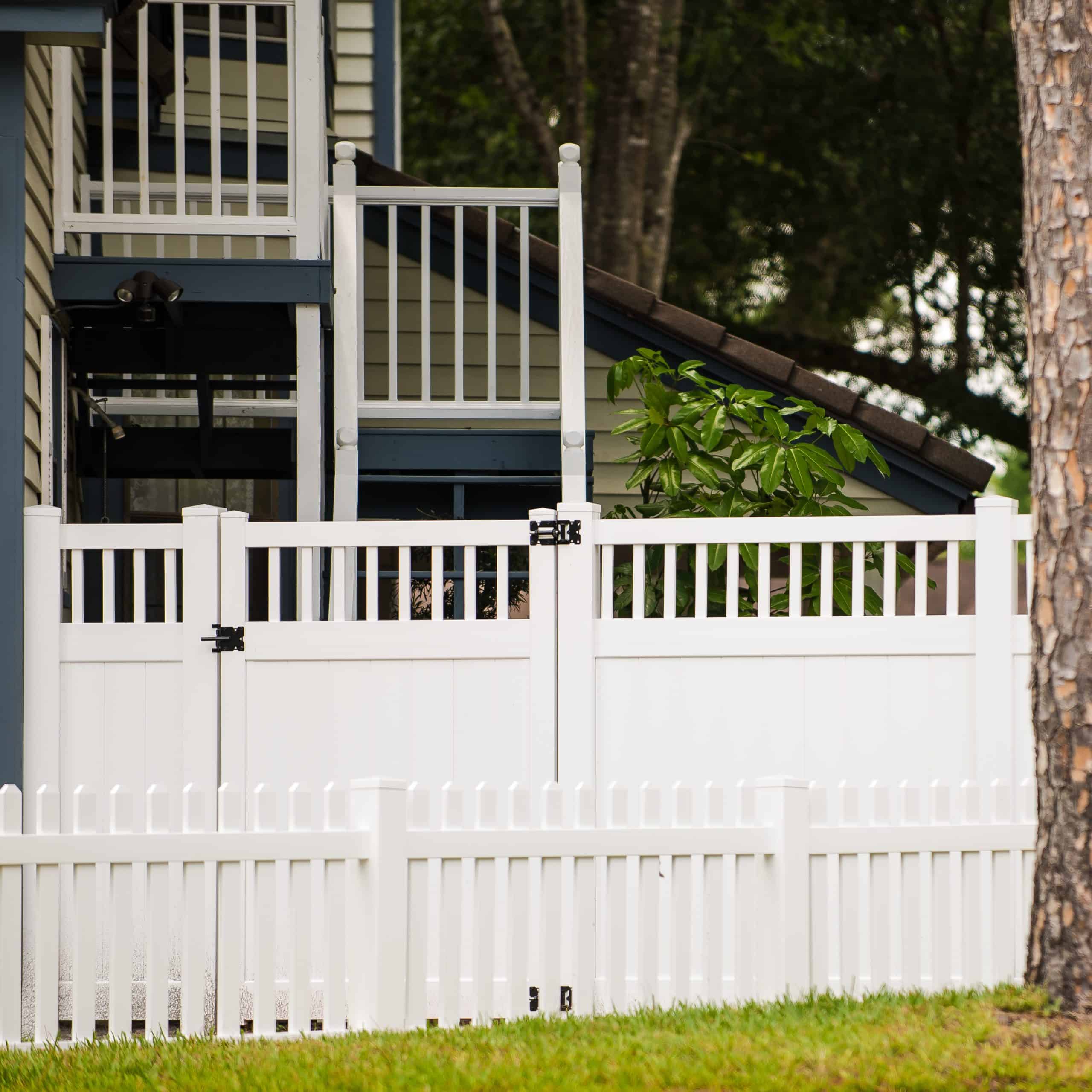 Sarasota fence company, white vinyl fence