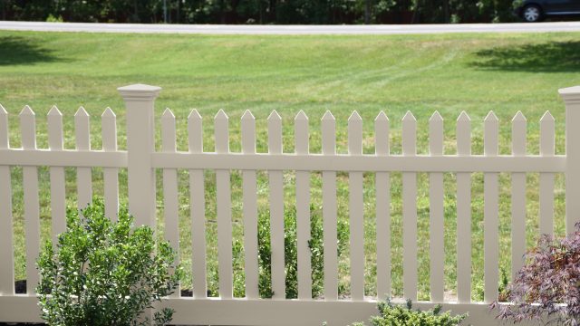 What Is the Best Time of Year to Hire a Tacoma Fence Company?