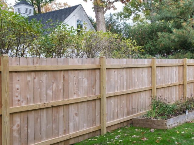 Will a Wellington Fence Builder Complete My Installation?