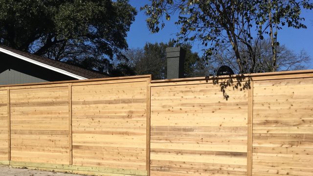 Should I Hire a Fence Builder in Fountain Valley?