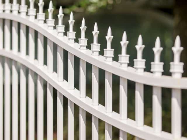 Time It Takes a Surry Fence Builder to Complete the Construction Process
