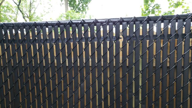 chain link privacy fence Rhode Island and SE Mass
