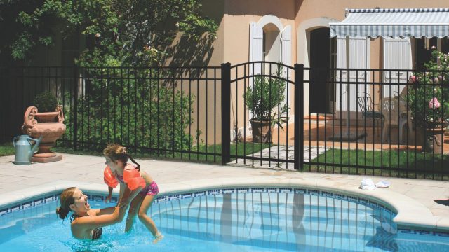 Island pool fences
