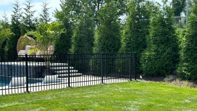 aluminum fencing contractors near me