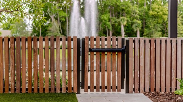 How to Find the Best Wood Fence Contractors Near Me and Get Free Quotes Fast