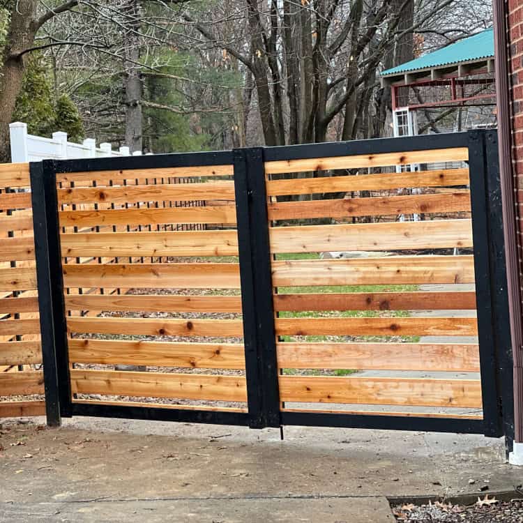 Cleveland vinyl fence installers Cleveland vinyl fence installers