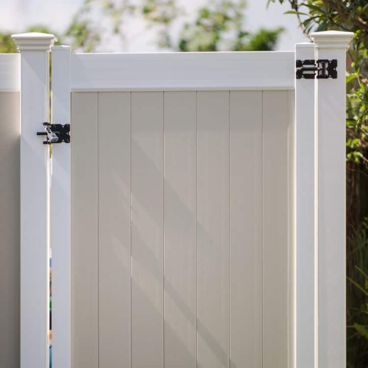 Cleveland vinyl fence installers Cleveland vinyl fence installers