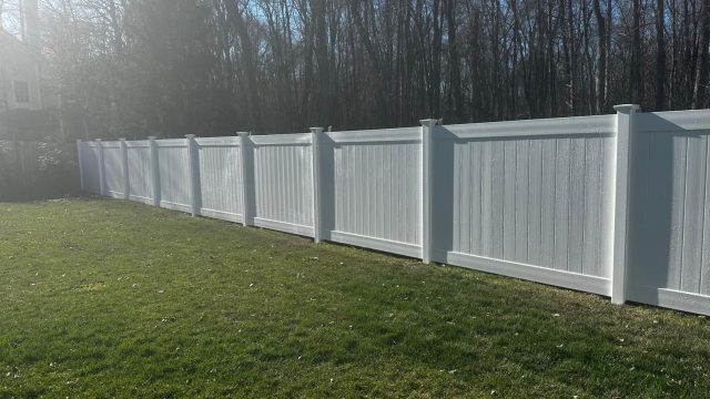 vinyl fence installation