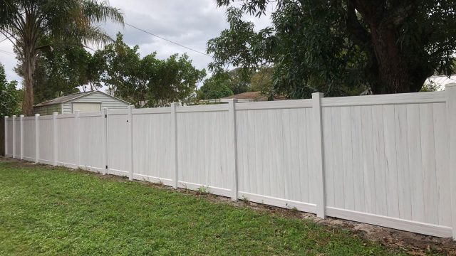 vinyl fence installers near me 
