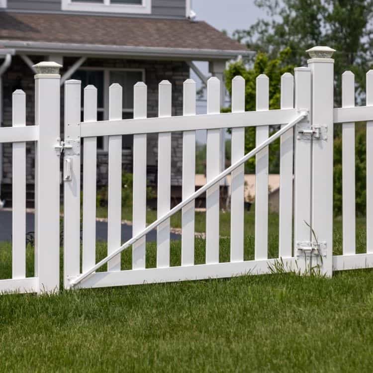 Claremore fence