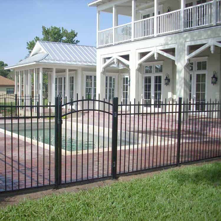 aluminum fence companies in my area